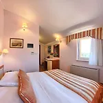 호텔 Hotel Trogir 3*