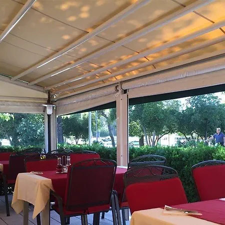 Hotel Trogir Otel 3*