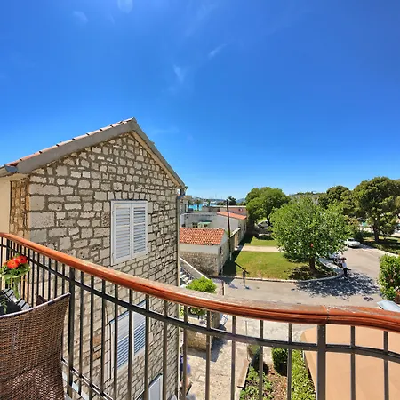 Hotel Trogir Ξενοδοχείο Τρογκίρ