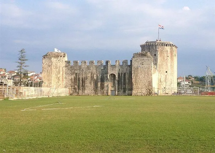 Ξενοδοχείο Hotel Trogir 3*