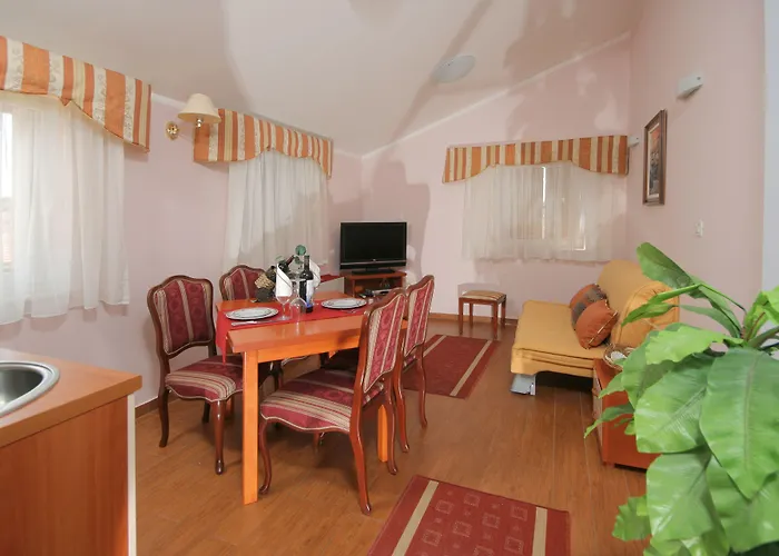 Hotel Trogir Ξενοδοχείο Τρογκίρ