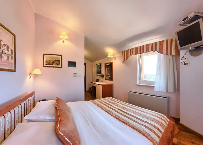 Ξενοδοχείο Hotel Trogir 3*