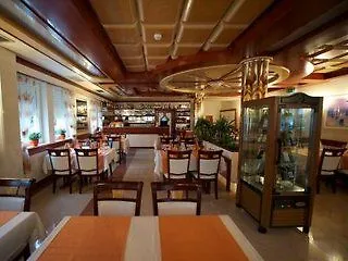 Hotel Trogir Hotell 3*