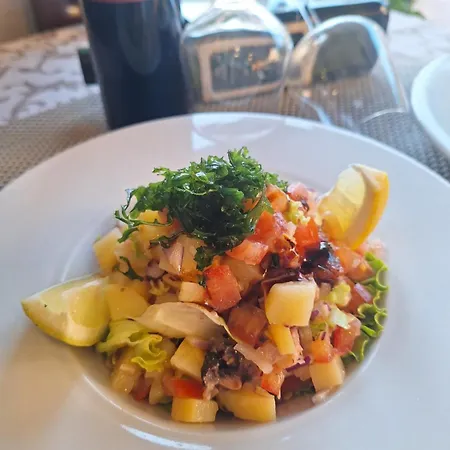 Hotel Trogir Szálloda