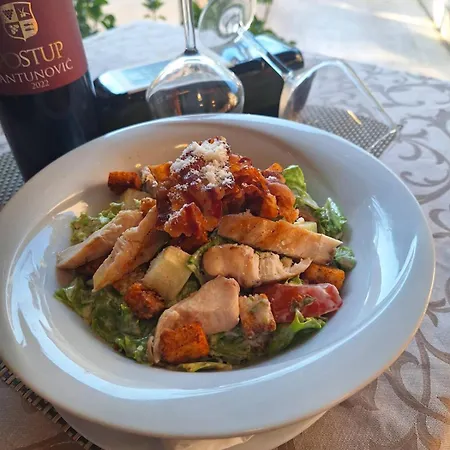 מלון Hotel Trogir