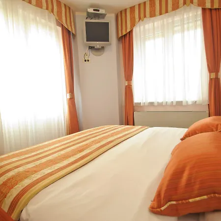 Hotel Trogir 3*