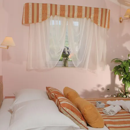 Hotel Trogir מלון טרוגיר