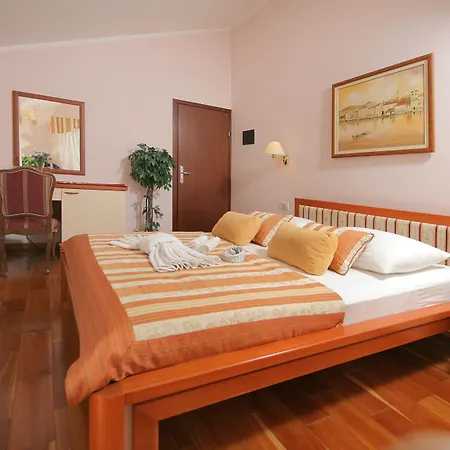 Szálloda Hotel Trogir 3*
