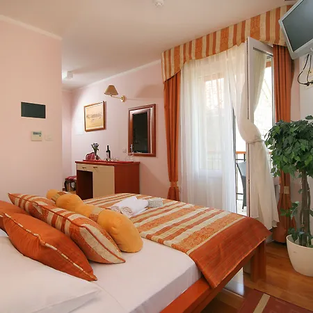 Hotel Trogir Szálloda 3*