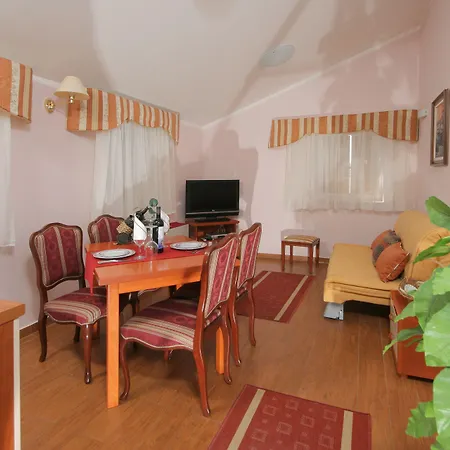 Hotel Trogir מלון טרוגיר