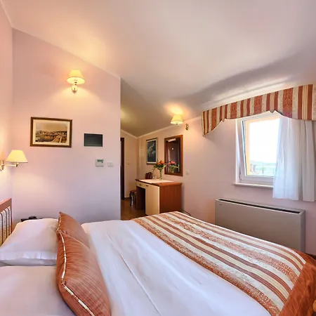 Szálloda Hotel Trogir 3*