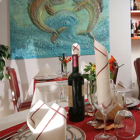 מלון Hotel Trogir