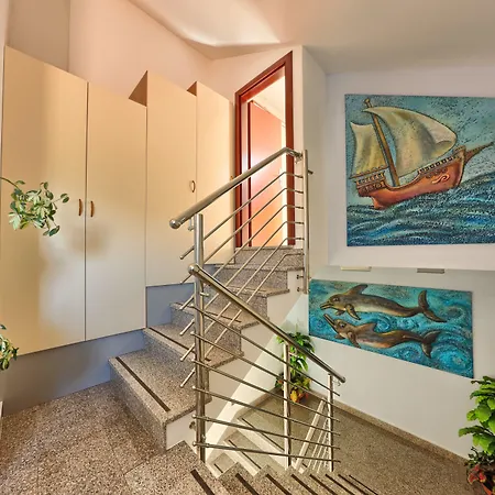 Hotel Trogir טרוגיר