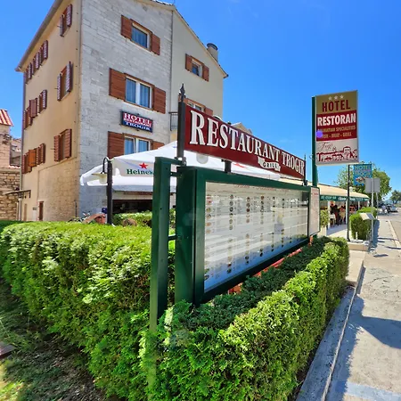 Hotel Trogir Szálloda
