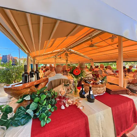 Hotel Trogir מלון טרוגיר