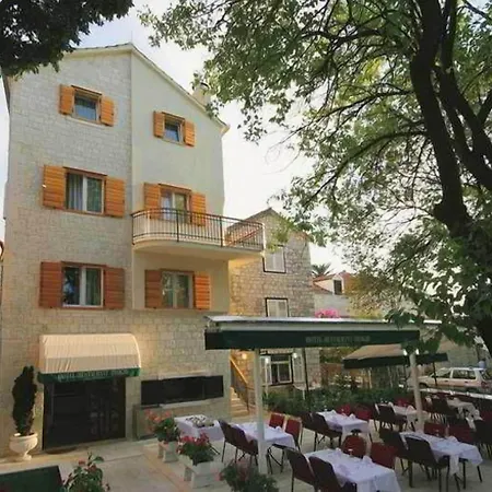 Hotel Trogir 3* Traù