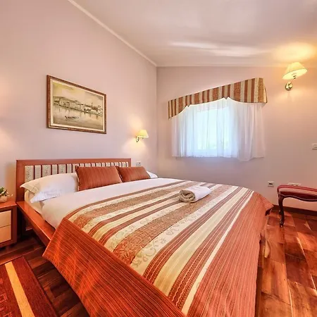 Hotel Trogir Hotel Traù