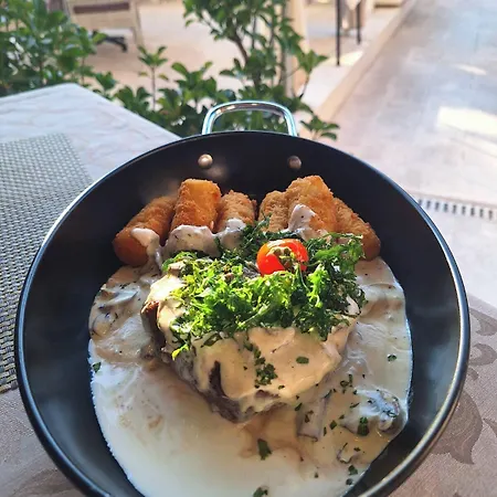 Hotel Trogir Готель Трогір