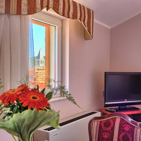 Hotel Trogir Hotell 3*