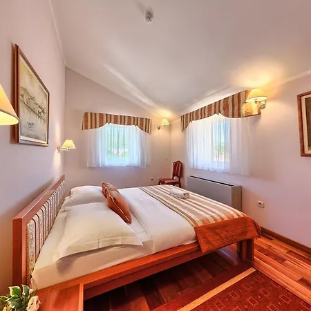 Hotel Trogir Hotel Traù