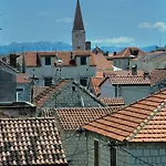 Hotel Trogir Ξενοδοχείο 3*